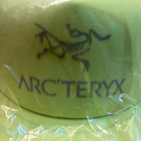 NWT ARC’TERYX Logo Flat Cap - Picture 2 of 4